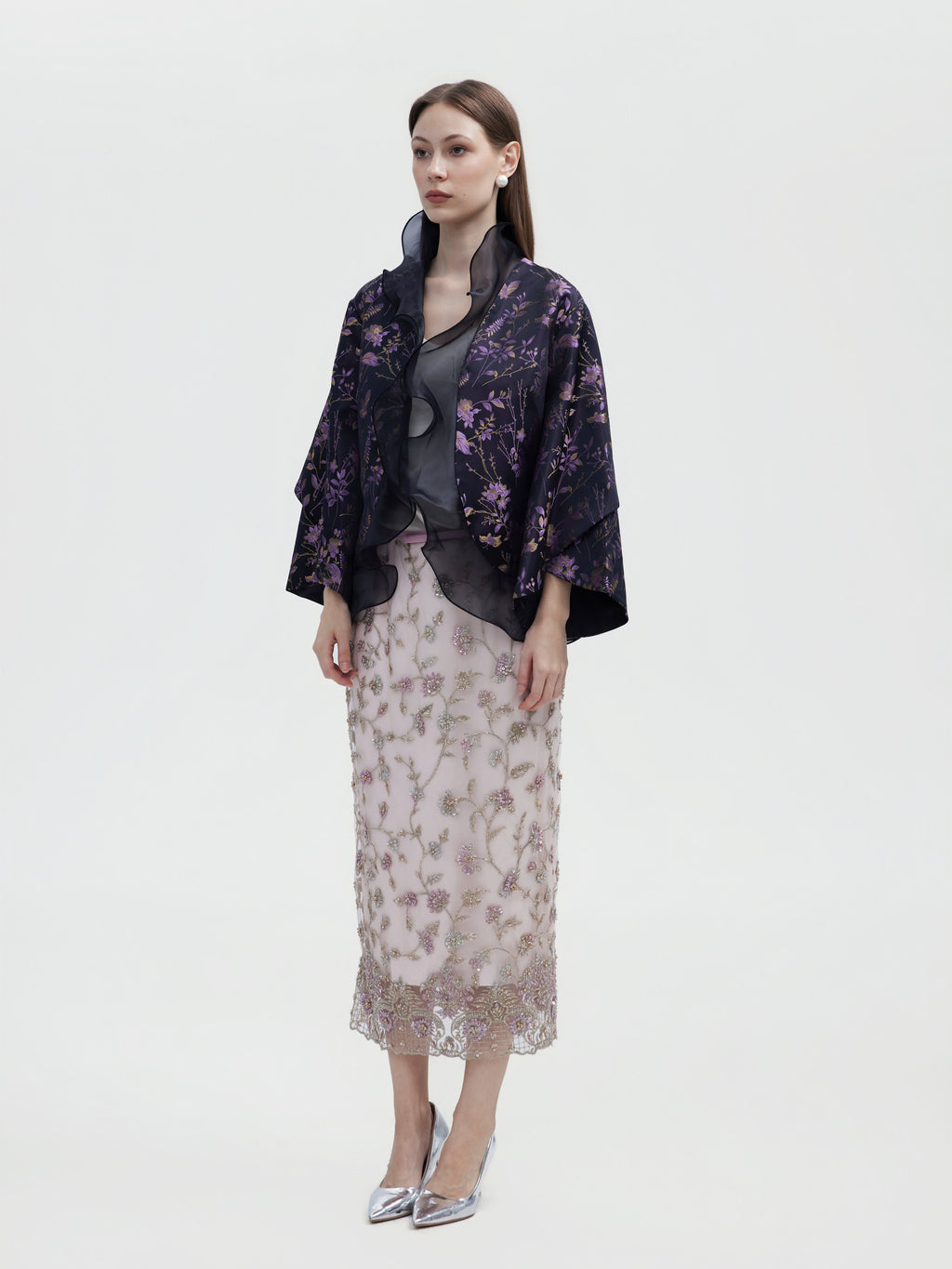 BLACK FLORAL EMBROIDERED JACKET