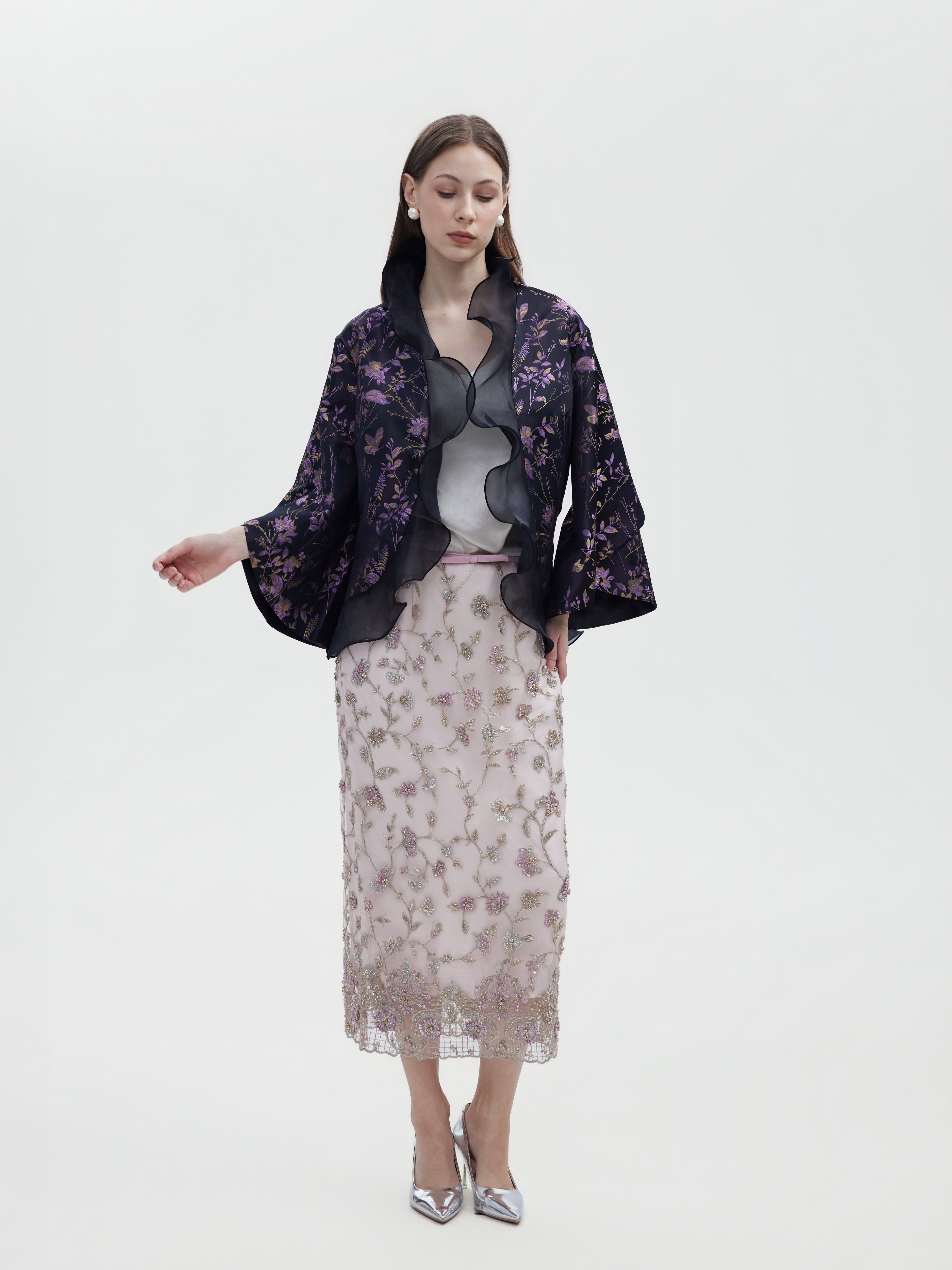 BLACK FLORAL EMBROIDERED JACKET