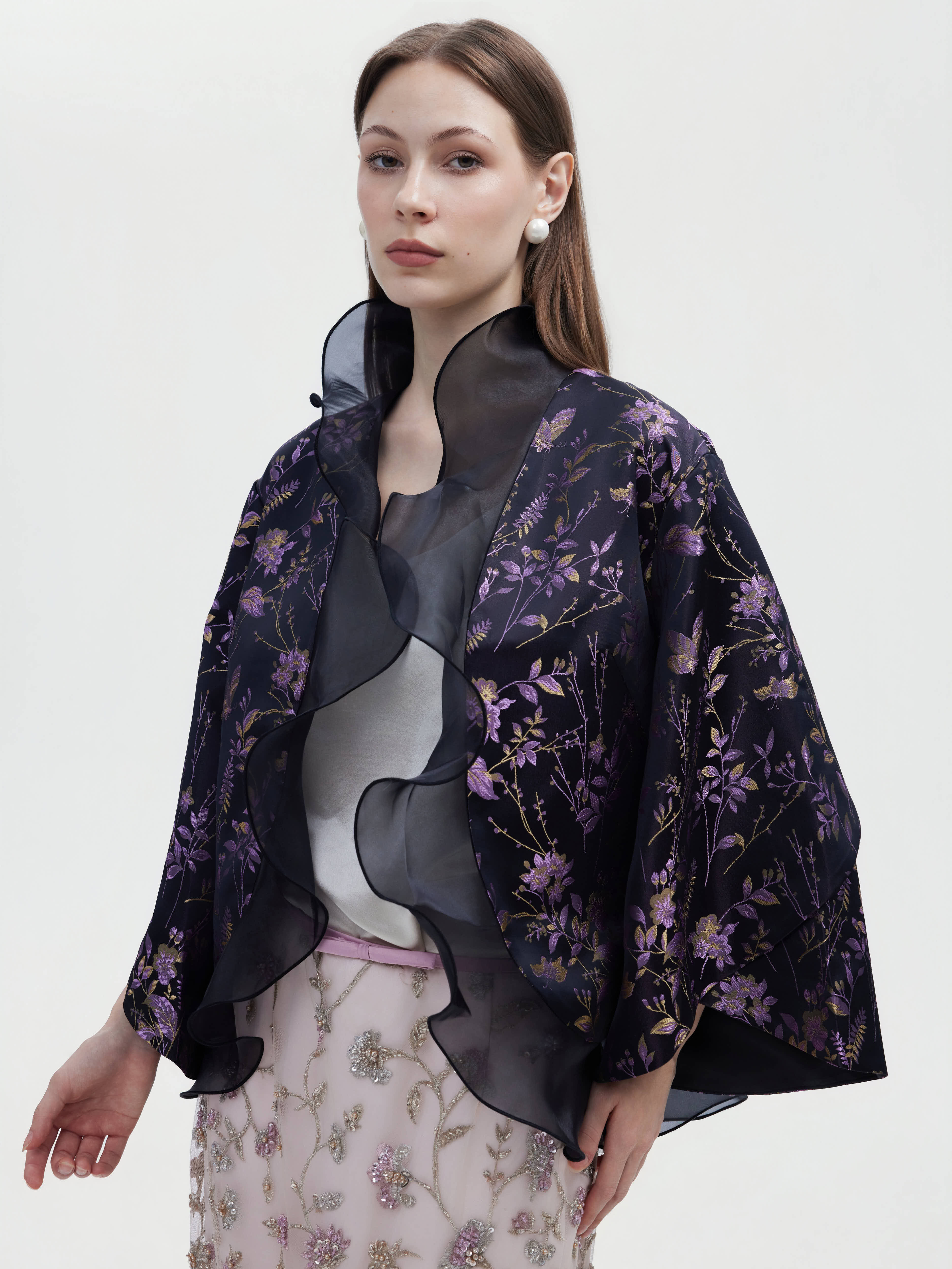 BLACK FLORAL EMBROIDERED JACKET