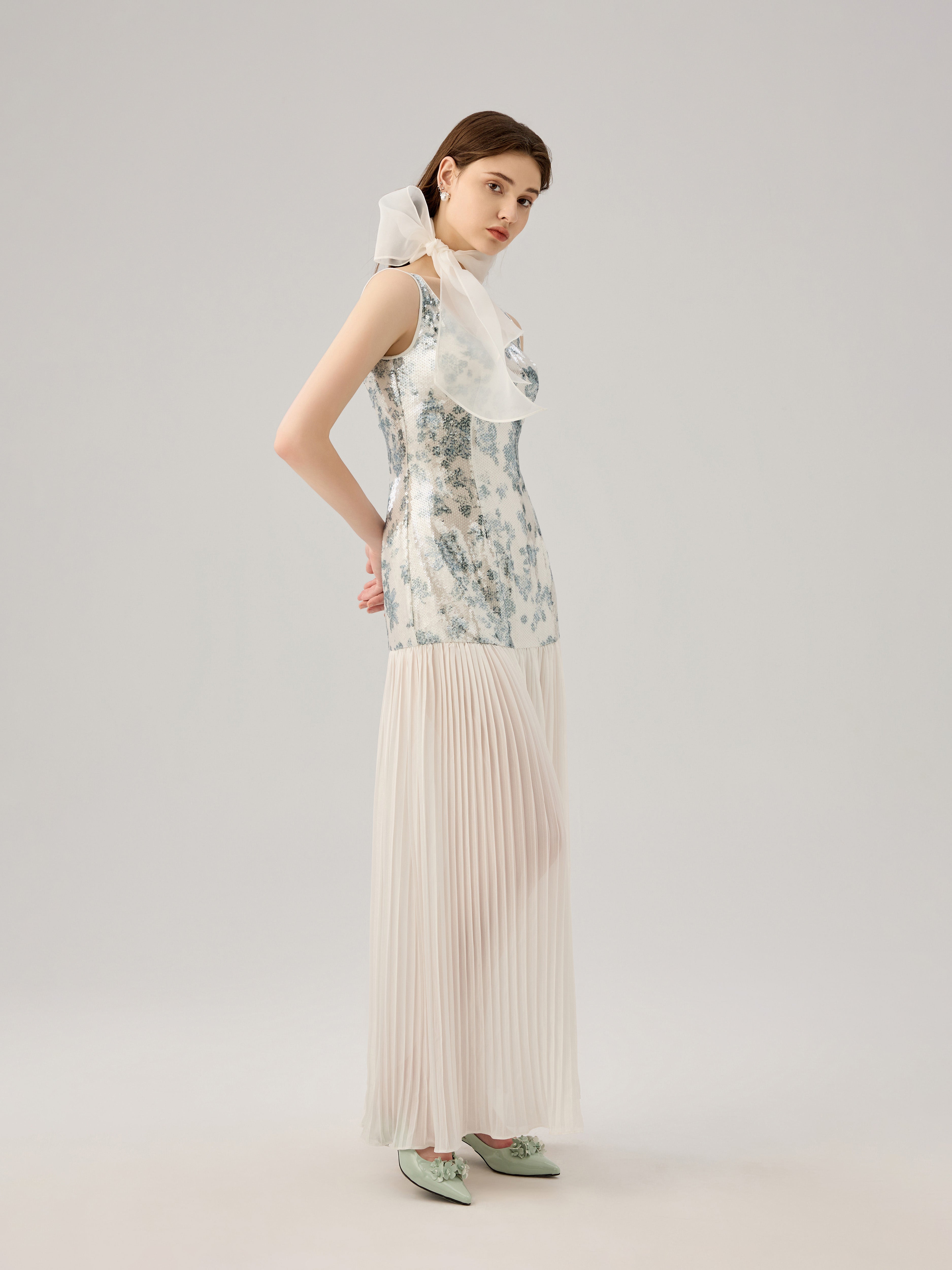 FLORAL SEQUINS PLEAT DRESS