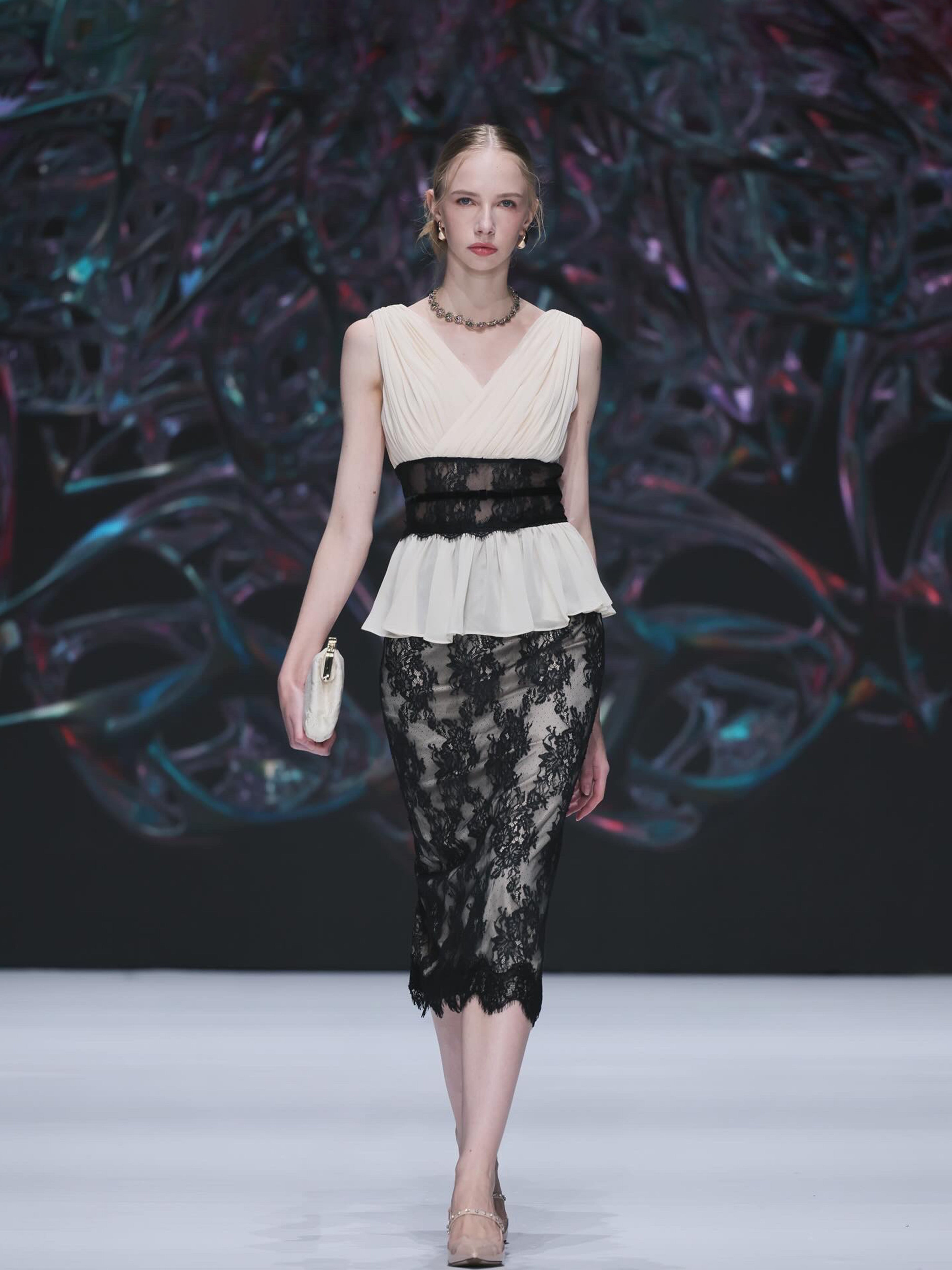 LACE SKIRT