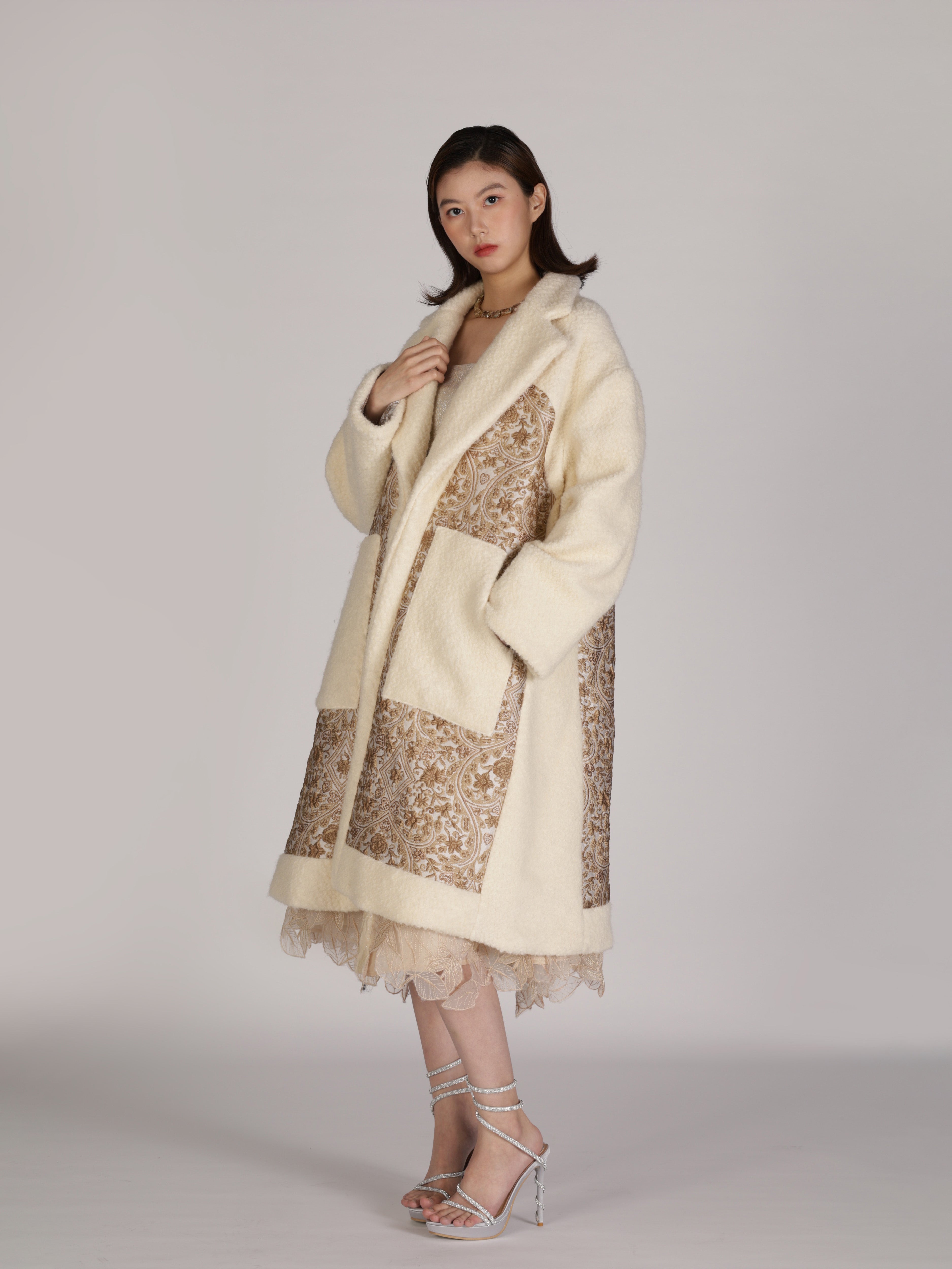 DROPPED SHOULDER COAT